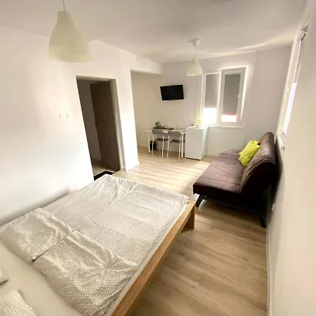 Δωμάτια σε οικογενειακή κατοικία Zefir Unieście